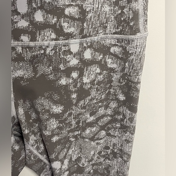 39. Lululemon Wunder Under High-Rise Crop 23” - Picture 5 of 7